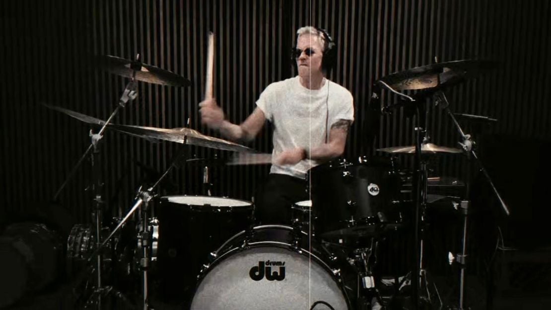 Dave Krusen toca Loud Love do Soundgarden em tributo a Chris Cornell