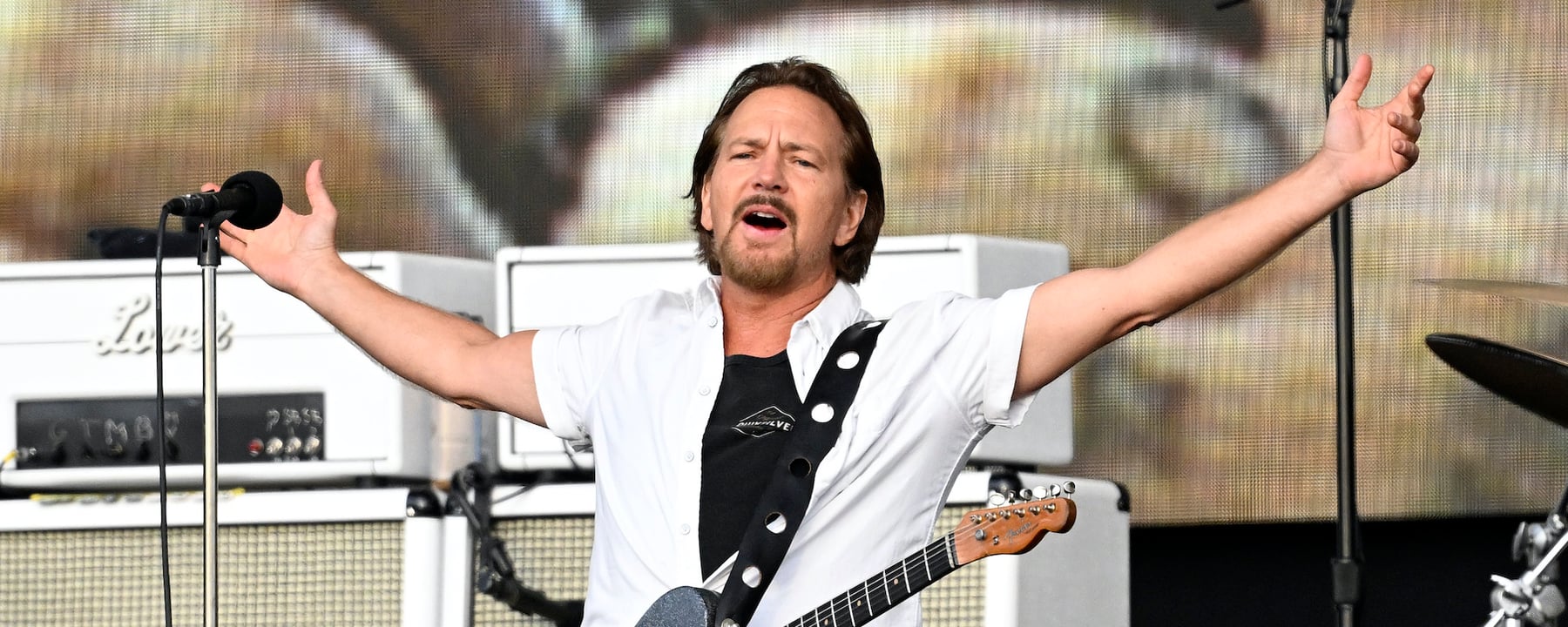 Eddie Vedder interpreta 'My City of Ruins' do Springsteen em Pittsburgh