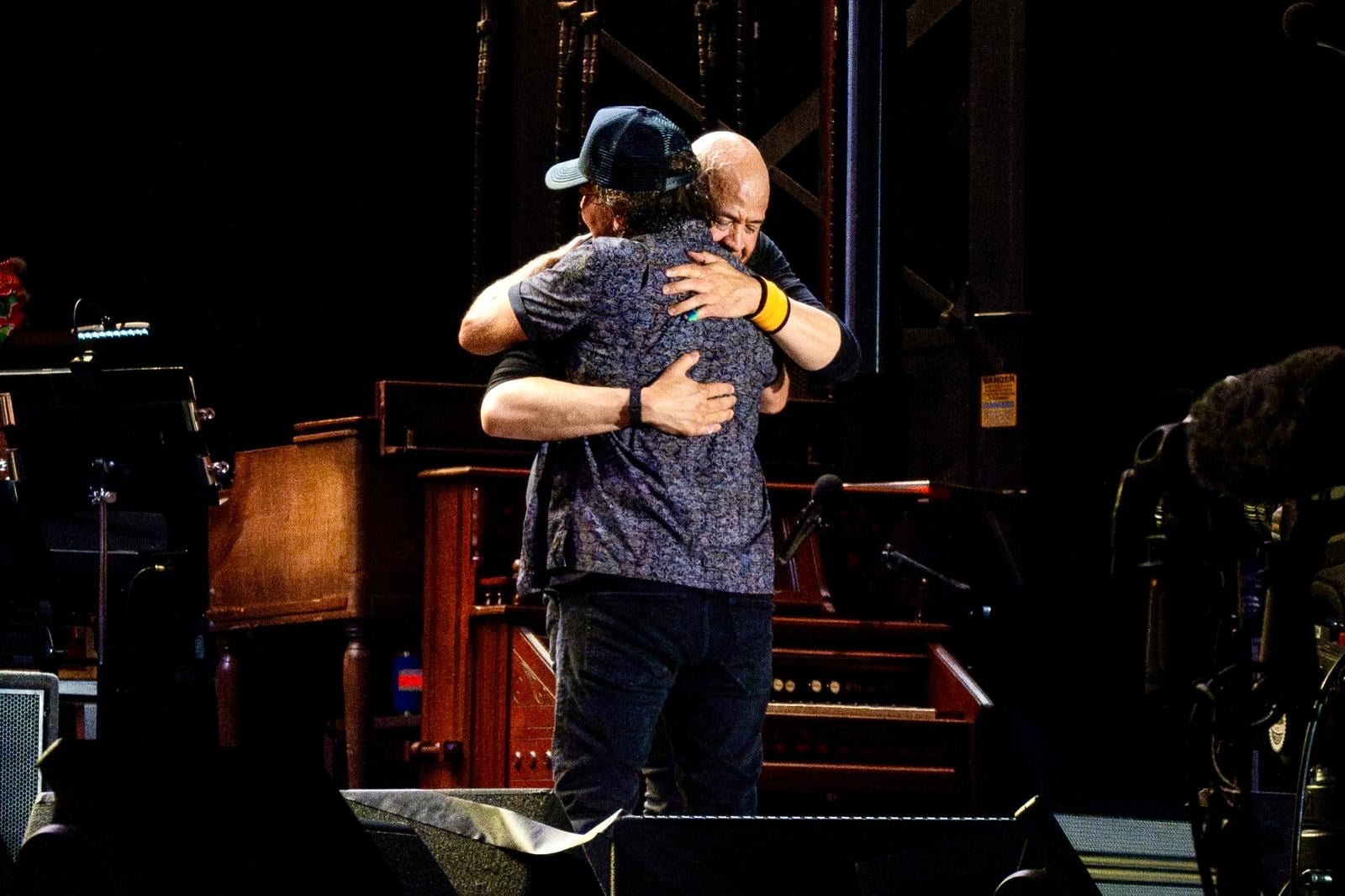 Quem é Abe Laboriel Jr., o novo baterista que estreou com Pearl Jam no Ohana