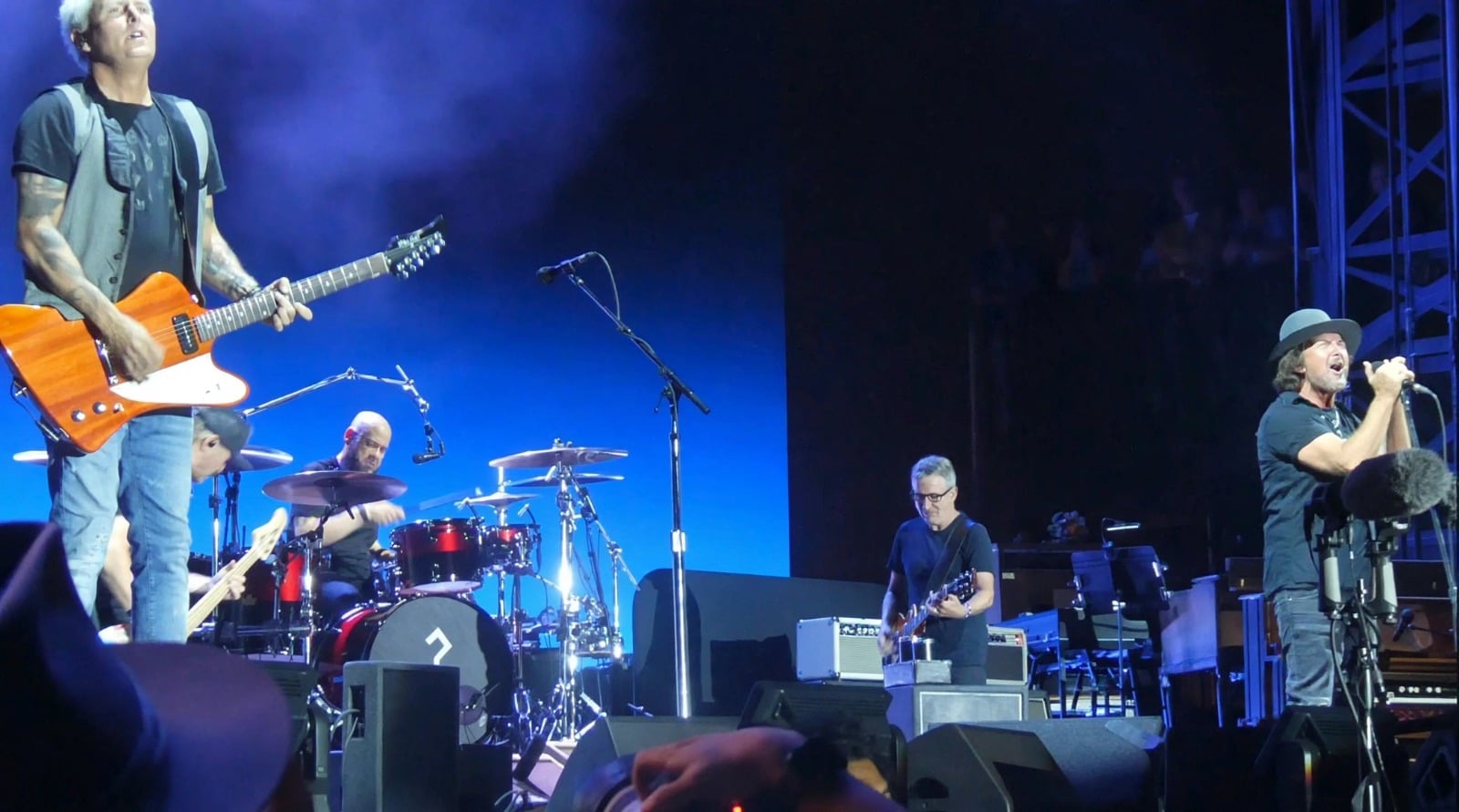 Setlist completo do Ohana: Pearl Jam homenageia Glen Hansard e fecha o festival