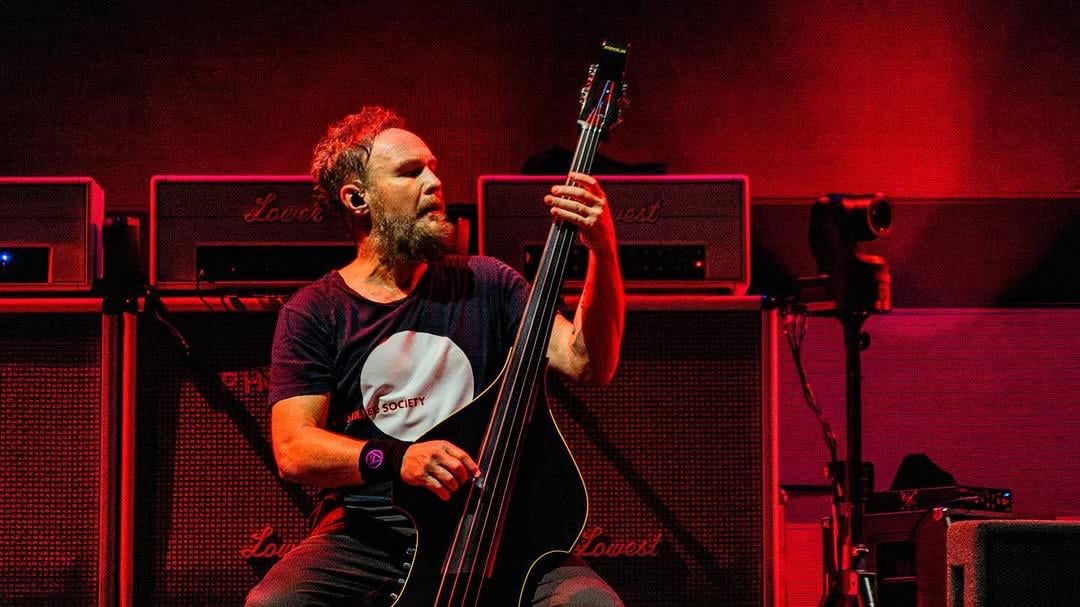 Jeff Ament revela: novo baterista do PJ já escolhido, Ohana será o teste